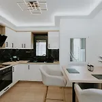 Ds * Salonic